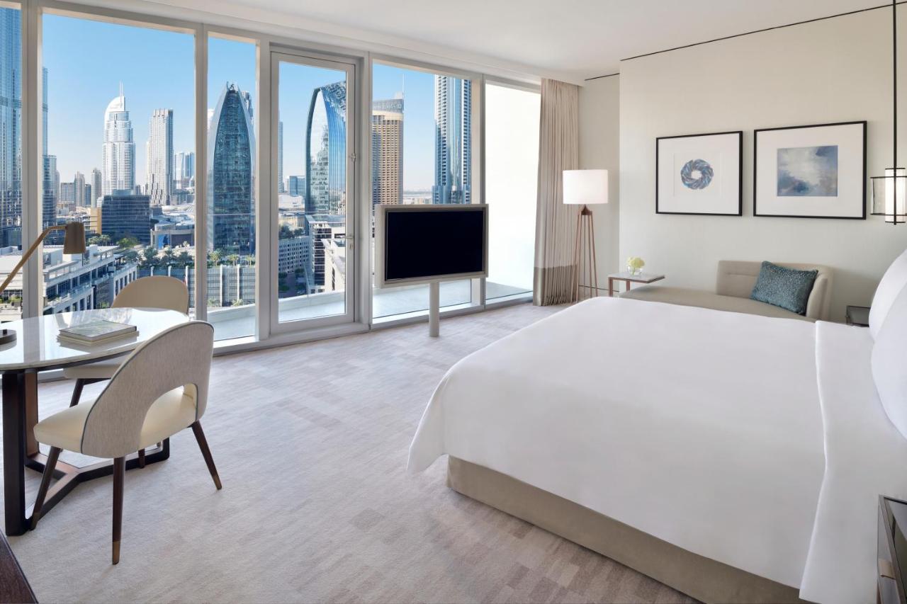 Hotel Address Sky View, Downtown Dubai Esterno foto A guest room at the hotel