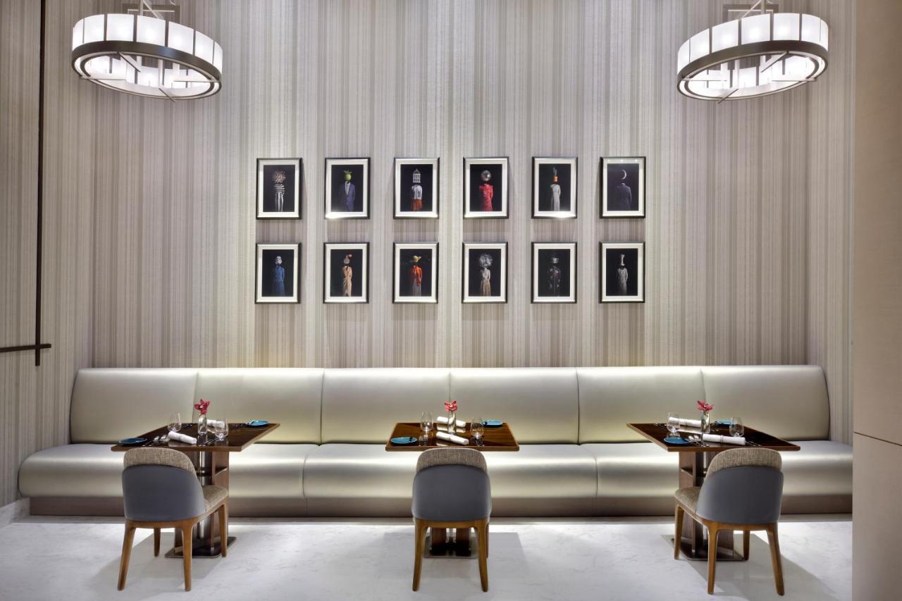Hotel Address Sky View, Downtown Dubai Esterno foto The interior of the restaurant
